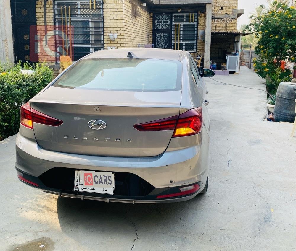 هیوندای ئەلەنترا